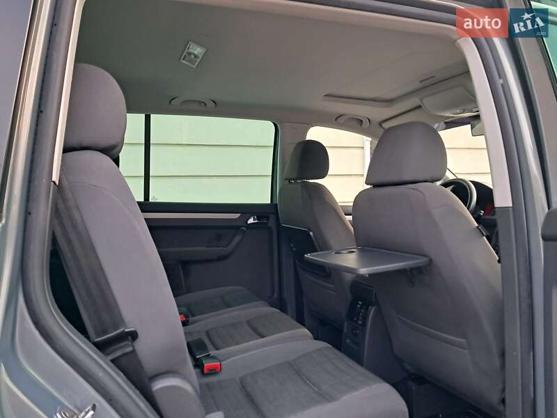 Минивэн Volkswagen Touran 2006 в Могилев-Подольске фото 59 Минивэн Volkswagen Touran 2006 в Могилев-Подольске