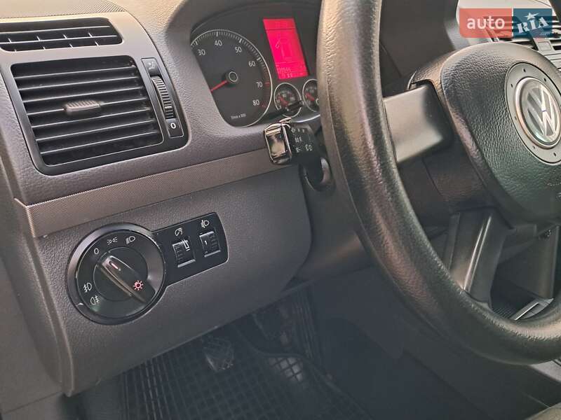 Минивэн Volkswagen Touran 2006 в Могилев-Подольске фото 72 Минивэн Volkswagen Touran 2006 в Могилев-Подольске