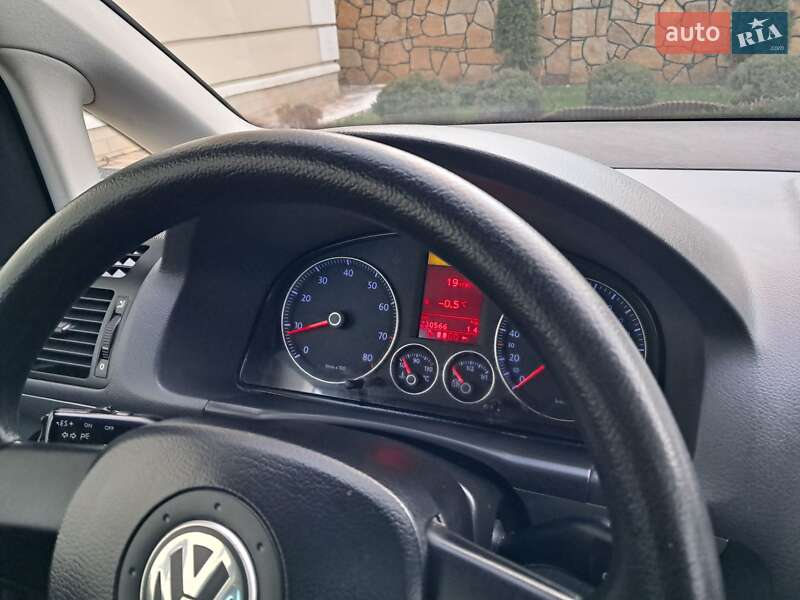 Минивэн Volkswagen Touran 2006 в Могилев-Подольске фото 81 Минивэн Volkswagen Touran 2006 в Могилев-Подольске