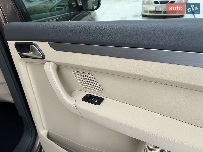 Минивэн Volkswagen Touran 2013 в Луцке фото 13 Минивэн Volkswagen Touran 2013 в Луцке