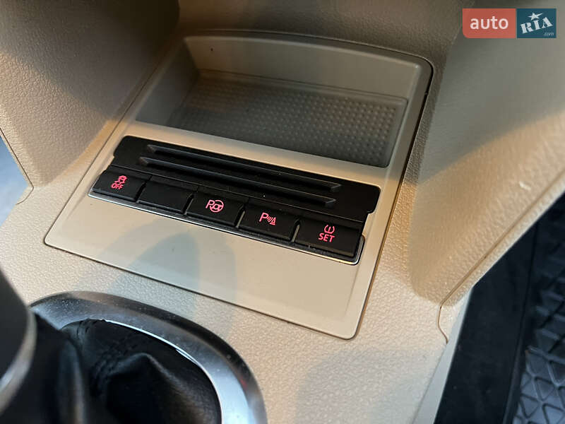 Минивэн Volkswagen Touran 2013 в Луцке фото 37 Минивэн Volkswagen Touran 2013 в Луцке