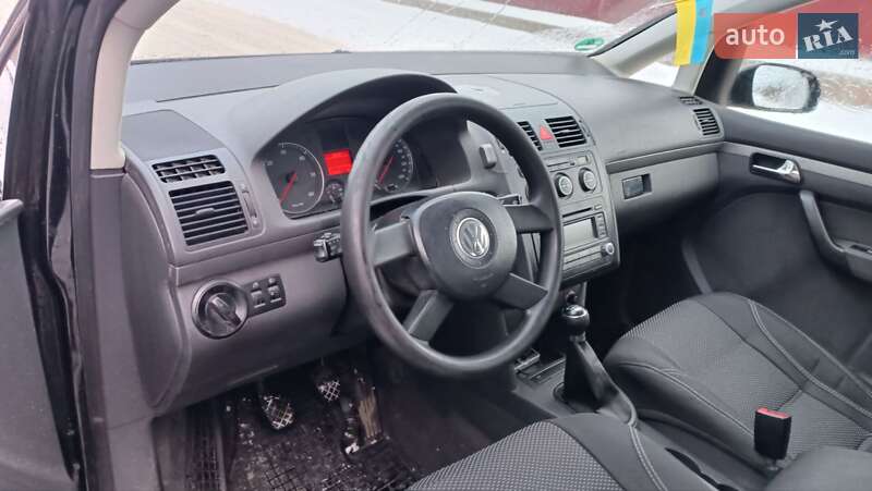 Мінівен Volkswagen Touran 2005 в Сарнах