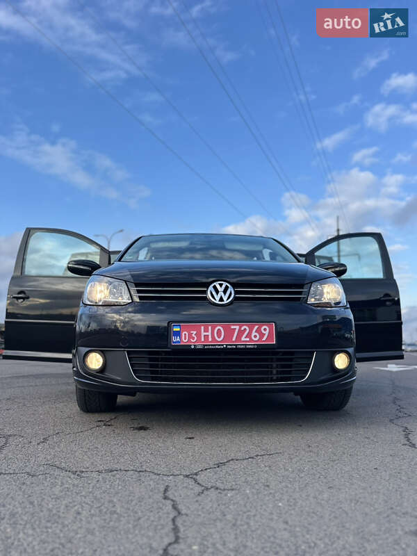 Минивэн Volkswagen Touran 2015 в Луцке