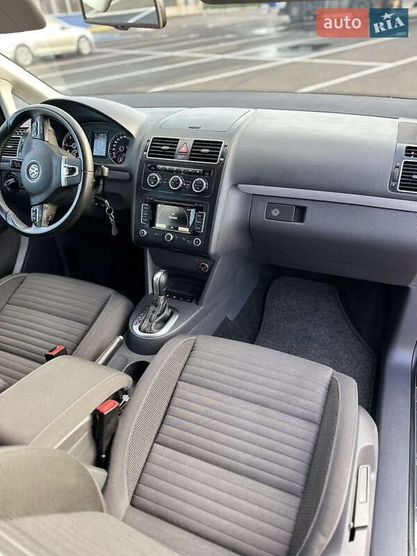 Минивэн Volkswagen Touran 2015 в Луцке