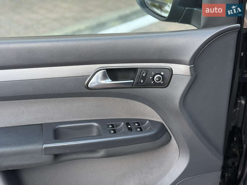 Минивэн Volkswagen Touran 2011 в Стрые фото 63 Минивэн Volkswagen Touran 2011 в Стрые