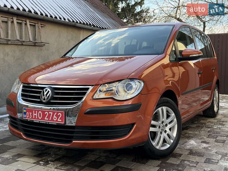 Минивэн Volkswagen Touran 2009 в Ровно