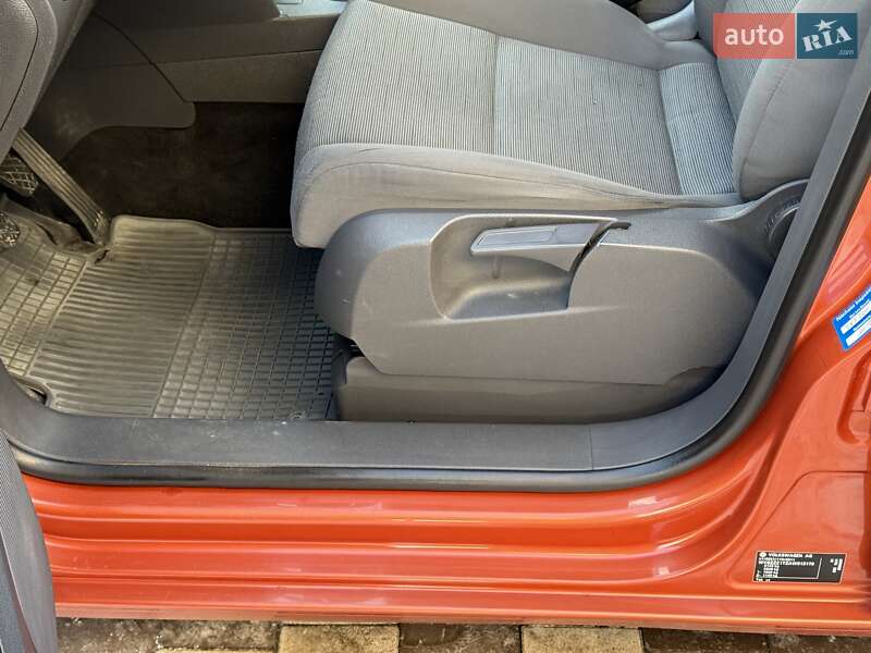 Минивэн Volkswagen Touran 2009 в Ровно