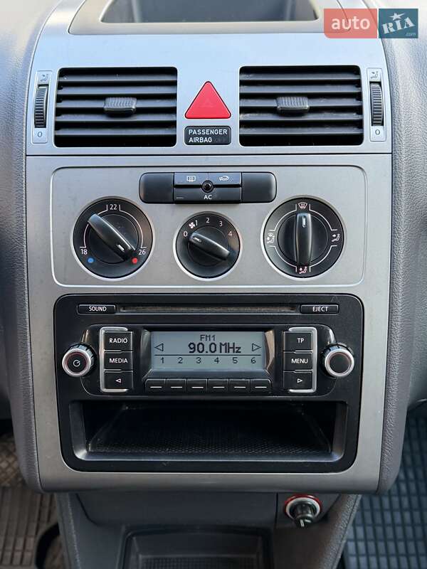 Минивэн Volkswagen Touran 2009 в Ровно