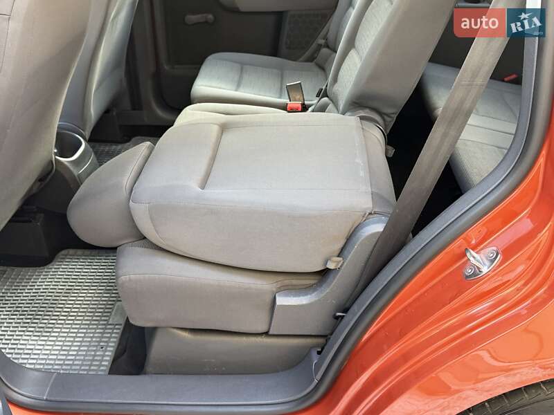 Минивэн Volkswagen Touran 2009 в Ровно