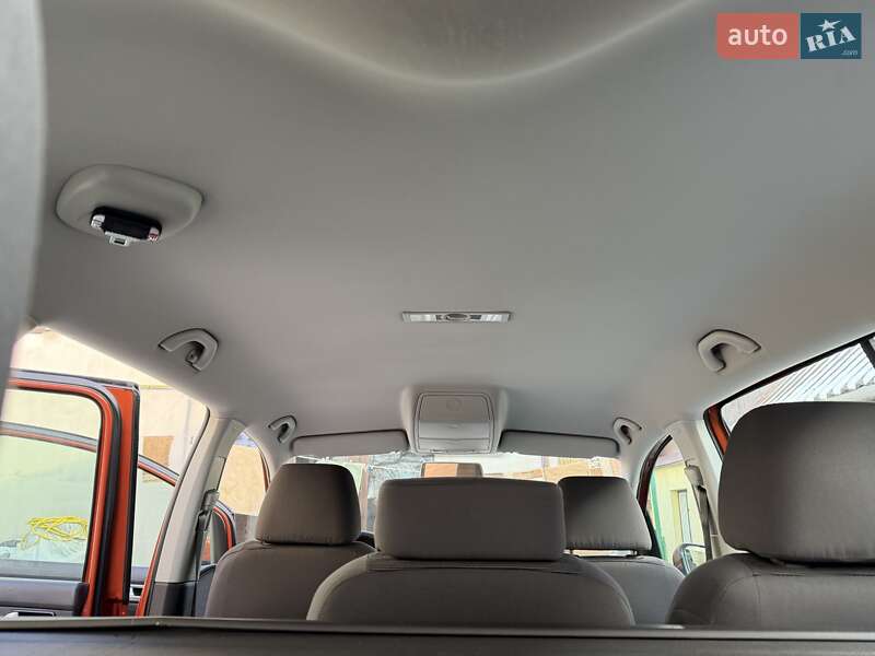 Минивэн Volkswagen Touran 2009 в Ровно