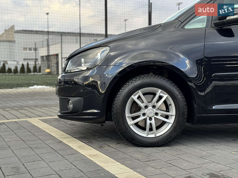Минивэн Volkswagen Touran 2011 в Мукачево