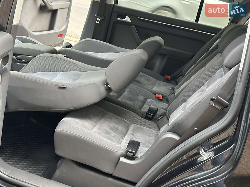 Минивэн Volkswagen Touran 2011 в Дрогобыче фото 63 Минивэн Volkswagen Touran 2011 в Дрогобыче