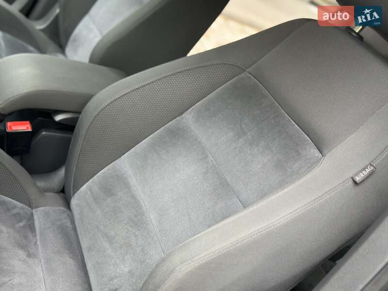 Минивэн Volkswagen Touran 2011 в Дрогобыче фото 84 Минивэн Volkswagen Touran 2011 в Дрогобыче