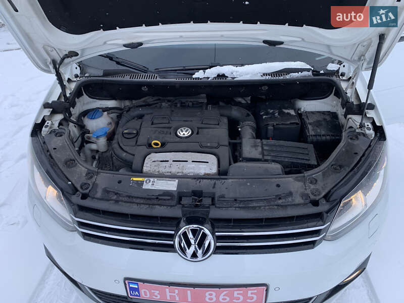 Минивэн Volkswagen Touran 2013 в Ровно