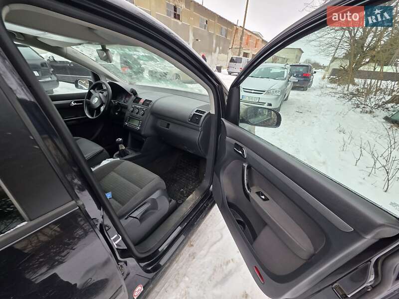 Минивэн Volkswagen Touran 2005 в Бучаче фото 12 Минивэн Volkswagen Touran 2005 в Бучаче