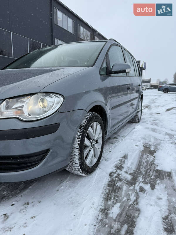 Минивэн Volkswagen Touran 2009 в Белой Церкви
