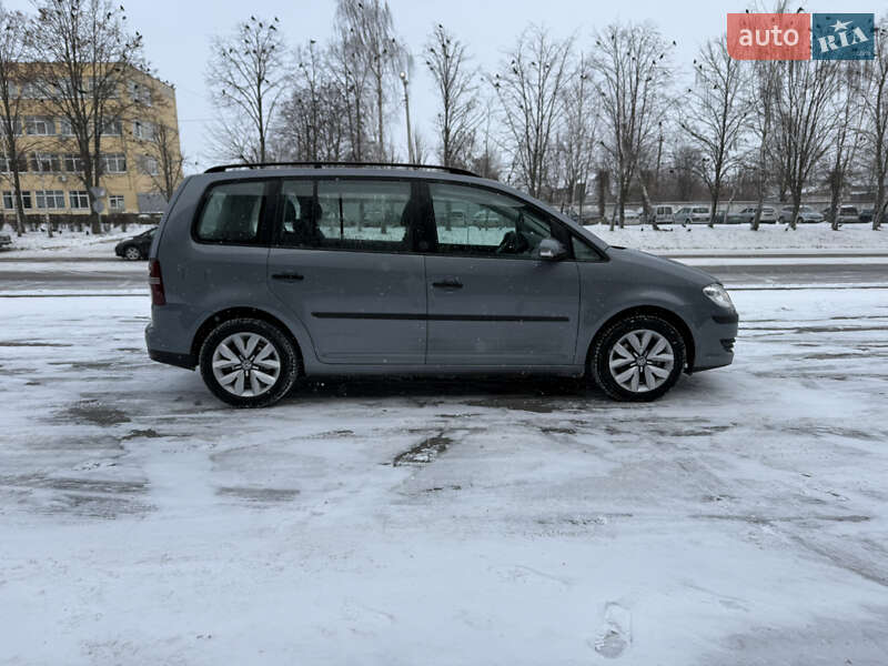 Минивэн Volkswagen Touran 2009 в Белой Церкви
