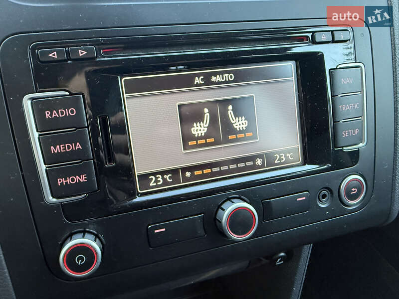 Минивэн Volkswagen Touran 2011 в Бердичеве фото 24 Минивэн Volkswagen Touran 2011 в Бердичеве