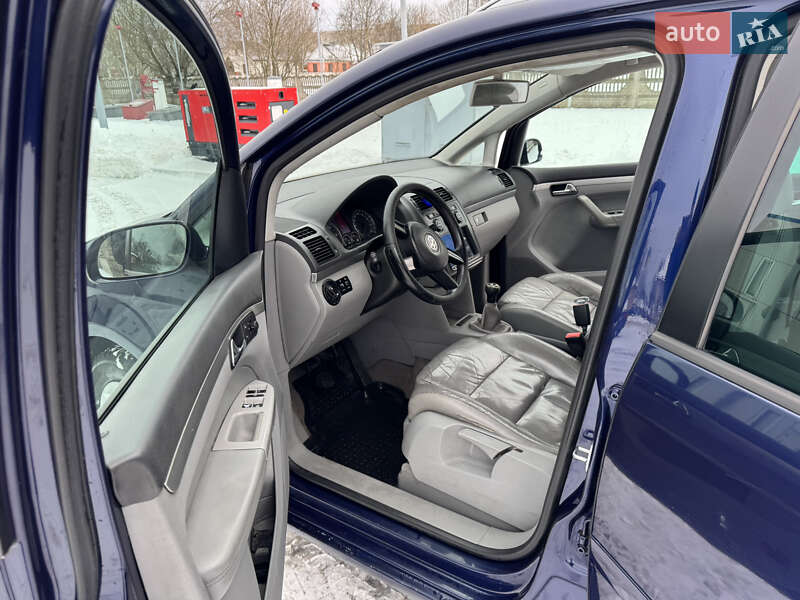 Мінівен Volkswagen Touran 2004 в Костопілі фото 23 Мінівен Volkswagen Touran 2004 в Костопілі