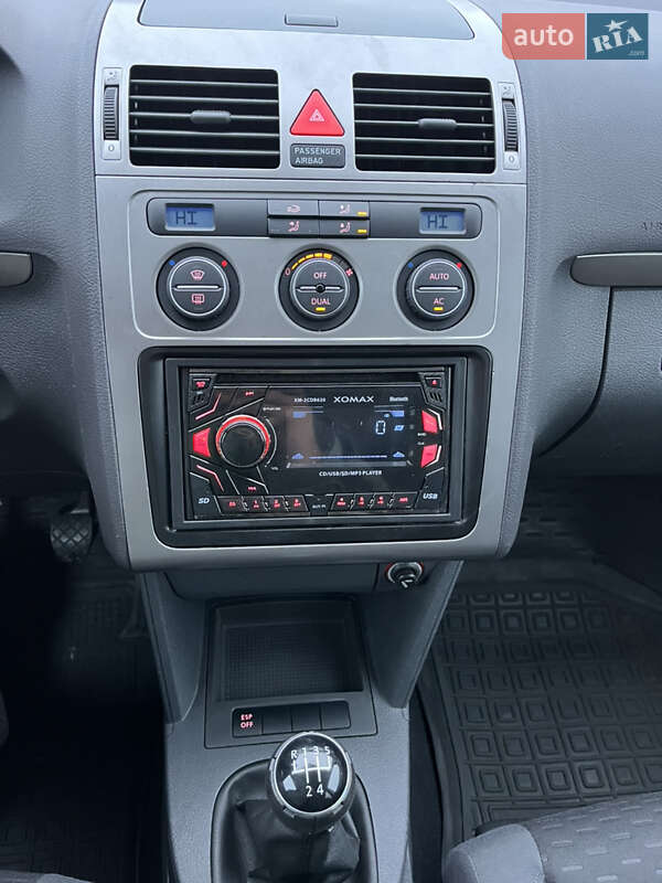 Минивэн Volkswagen Touran 2007 в Звягеле фото 40 Минивэн Volkswagen Touran 2007 в Звягеле