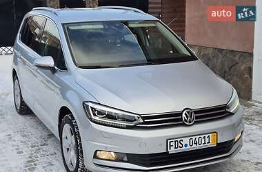 Мікровен Volkswagen Touran 2020 в Сваляві