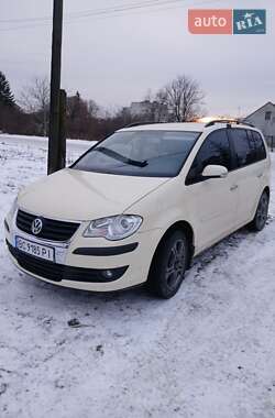 Минивэн Volkswagen Touran 2006 в Рудки