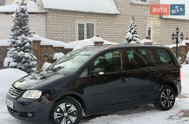 Минивэн Volkswagen Touran 2005 в Вараше