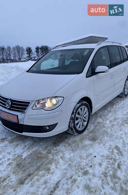Минивэн Volkswagen Touran 2007 в Буске