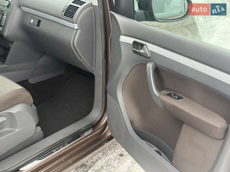 Минивэн Volkswagen Touran 2012 в Сарнах фото 33 Минивэн Volkswagen Touran 2012 в Сарнах