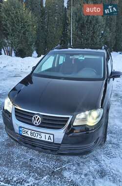 Минивэн Volkswagen Touran 2007 в Ровно