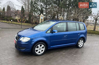 Мінівен Volkswagen Touran 2008 в Сарнах