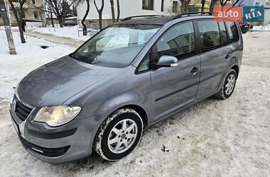 Минивэн Volkswagen Touran 2007 в Виннице