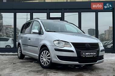 Мінівен Volkswagen Touran 2009 в Києві