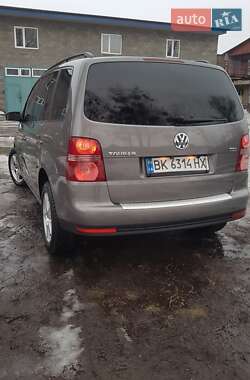 Мінівен Volkswagen Touran 2007 в Березному