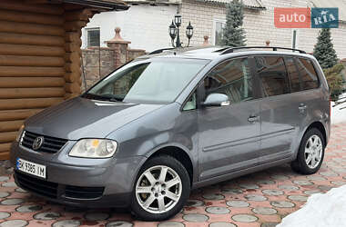 Минивэн Volkswagen Touran 2005 в Вараше