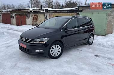 Микровэн Volkswagen Touran 2016 в Коростене