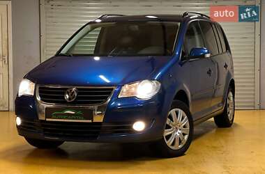 Мінівен Volkswagen Touran 2008 в Києві