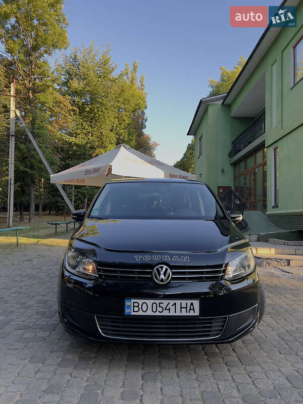 Volkswagen Touran 2011