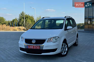 Минивэн Volkswagen Touran 2008 в Черновцах