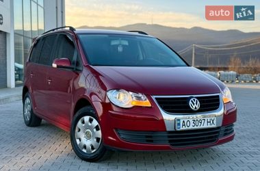 Минивэн Volkswagen Touran 2007 в Хусте