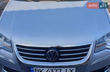 Мінівен Volkswagen Touran 2007 в Рокитному