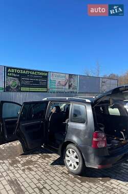 Минивэн Volkswagen Touran 2007 в Калиновке
