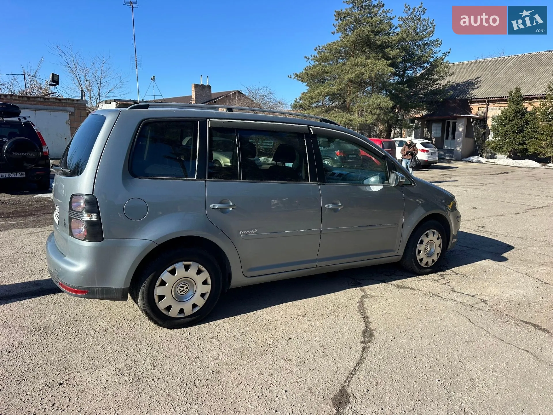 Volkswagen Touran 2009 VIN WVGZZZ1TZAW002832 фото оголошення 4 з 5