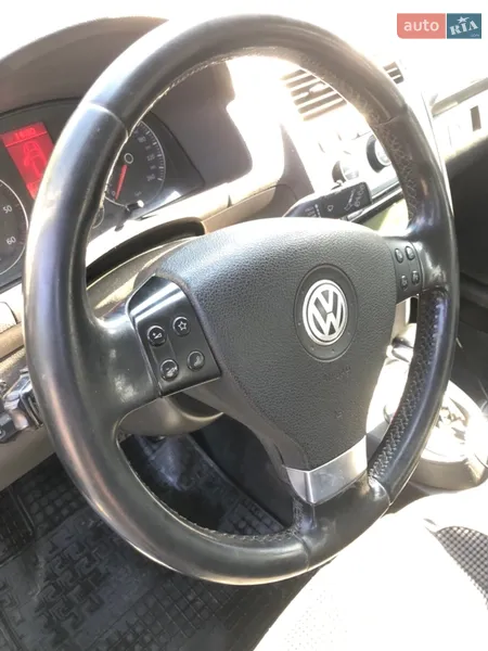 Volkswagen Touran 2010 VIN WVGZZZ1TZAW076116 фото оголошення 13 з 48