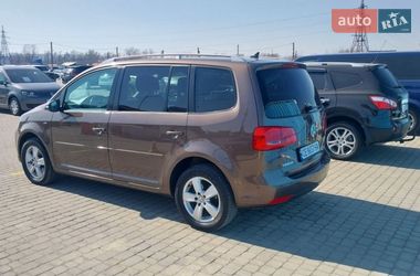 Мінівен Volkswagen Touran 2013 в Чернівцях