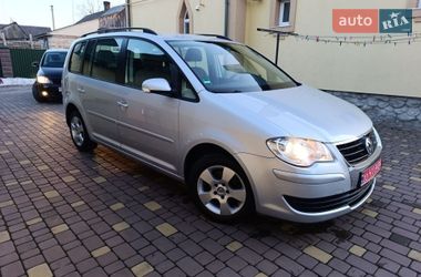 Минивэн Volkswagen Touran 2009 в Киверцах