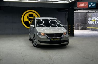 Минивэн Volkswagen Touran 2008 в Черновцах