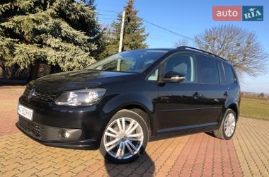 Мінівен Volkswagen Touran 2015 в Києві