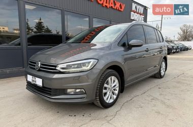 Микровэн Volkswagen Touran 2016 в Киеве