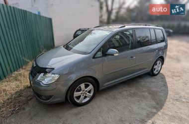 Минивэн Volkswagen Touran 2008 в Киеве